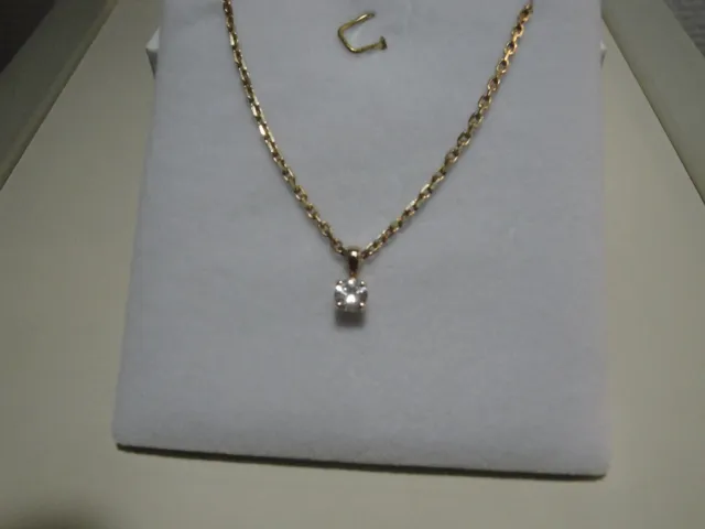 ras de cou / collier / chaîne en or jaune 18 carats (750 mil) pendentif diamant.