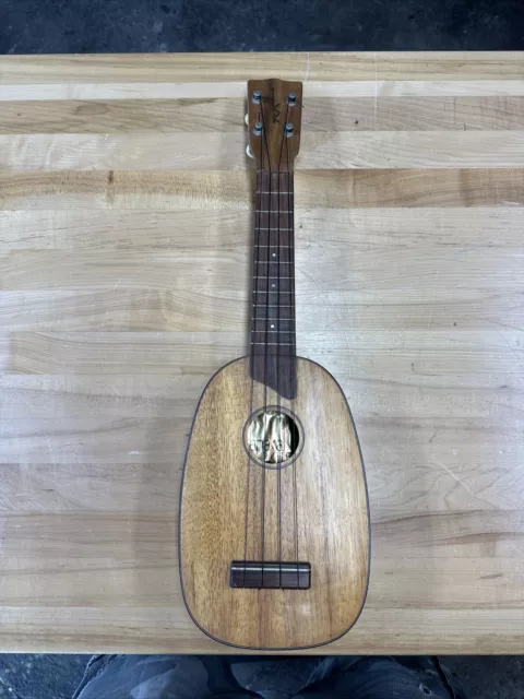 vintage kamaka pineapple ukulele