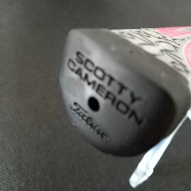 Free Shipping Unused Scotty Cameron Paddle Grip Medium Size Grey Pink Pullout