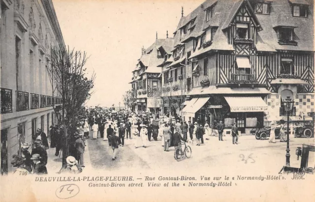 Cpa 14 Deauville La Plage Floreie Rue Gontaut Biron Vue Normandy Hotel