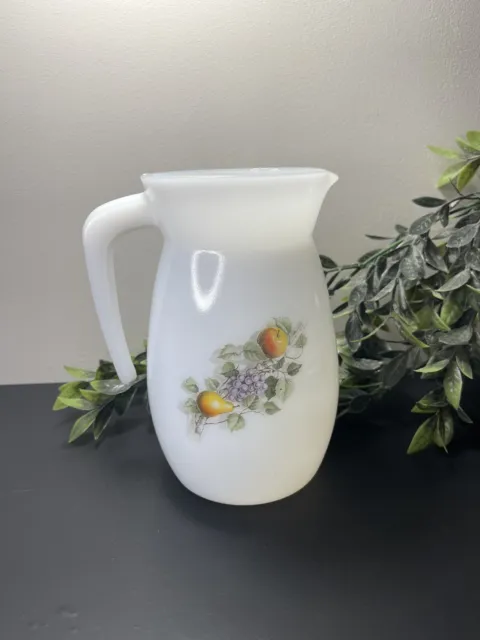 Pichet Broc Cruche Carafe Vintage des Années 70 en opale blanc Style Arcopal