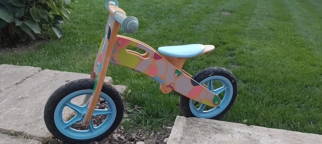 Apollo wooden best sale giraffe balance bike