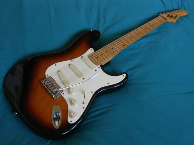 Guitare électrique CORT strat 80's Corée