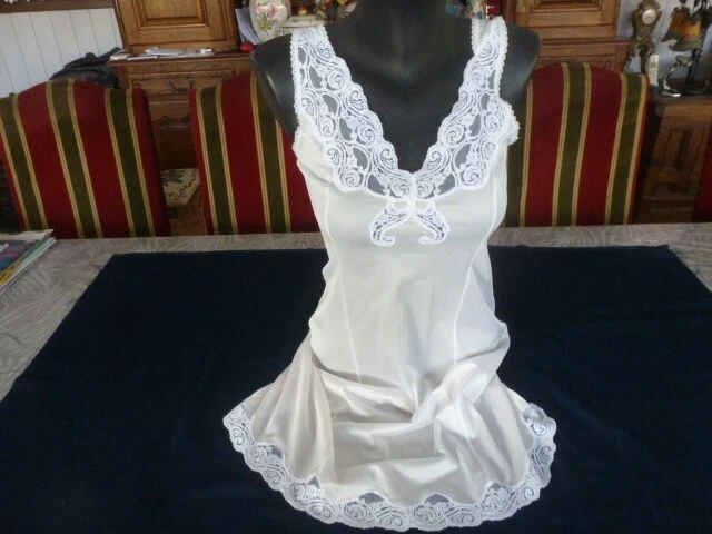 jolie combinaison & fond de robe vintage jolie dentelle T42/44 ref