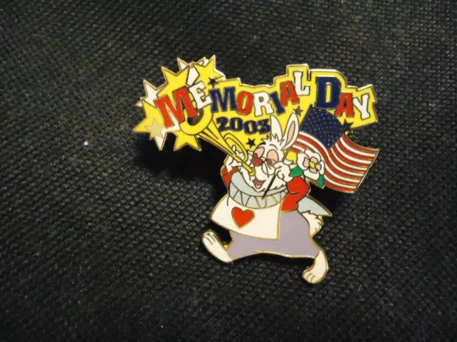 Disney Dlr Memorial Day 2003 Alice In Wonderland White Rabbit Pin Le 2000