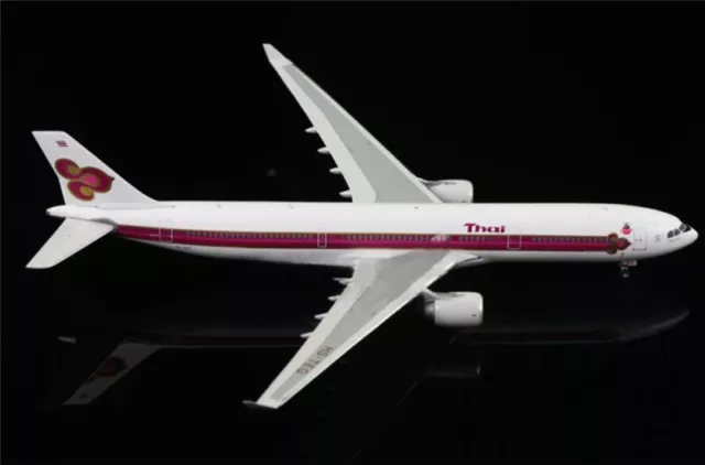 Phoenix Thai Airways Airbus A330-300 HS-TEG 1:400 DIECAST plane Pre-builded