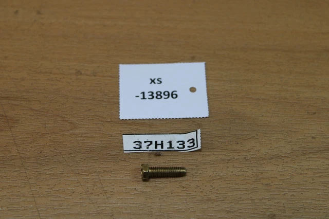John Deere 37H133 Screw NOS NEU genuine xs13896