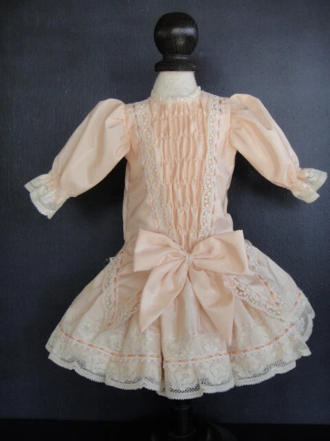 ROBE en soie rose pour POUPÉE ancienne de 37-39 cm Jumeau, Bru, Steiner