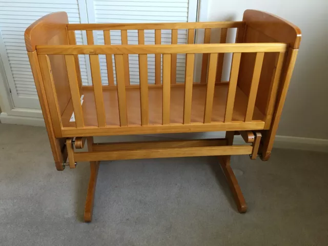 Obaby Winnie The Pooh Gliding Crib - Pine - Cot Bed - Disney Baby - Swinging