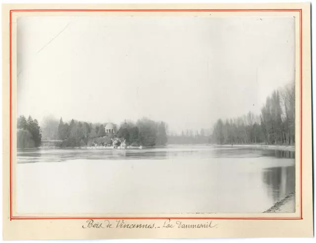France, Paris, le bois de Vincennes, le lac Daumesnil vintage silver print T