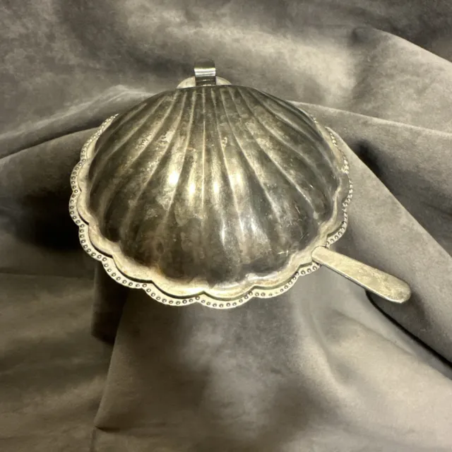 'Queen Anne' Mayell  Silverplate Sea Shell Butter Dish w/ Glass Tray & Spreader