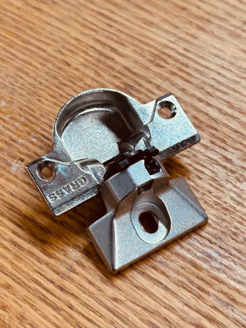 Grass deals 830 hinge