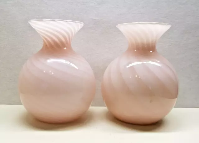 2 X Vintage Glasvasen,  Murano Venini, Swirl Vase, Opaline Rosa, H=ca 17 cm