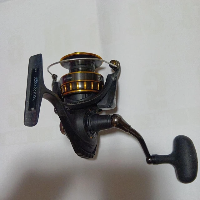 DAIWA BG4000H SPINNING Reel Black & Gold Right Handle