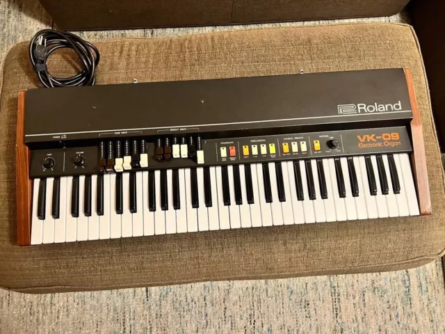 Roland VK-09 Organ Synthesizer Keyboard in Very Good Condition w/ Hard Case