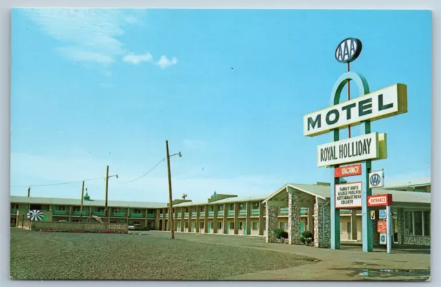 Royal Holliday Motel Route 66 Gallup New Mexico Chrome Postcard N1S