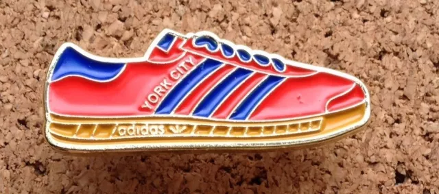 YORK CITY FC - Adidas Gazelle Trainers Pin/Badge [red/blue]