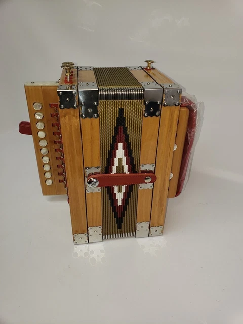 Gabbanelli King Cajun 2 tone accordion 3