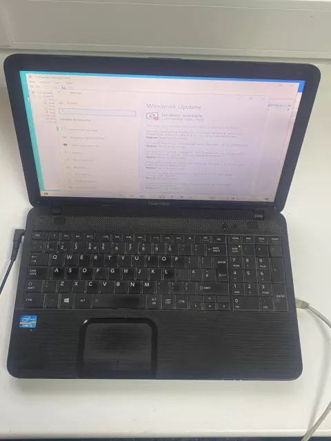 Toshiba Satellite 15.6” C850-1K4 Windows Laptop Computer i3 2.5gHz 500GB HDD 4GB