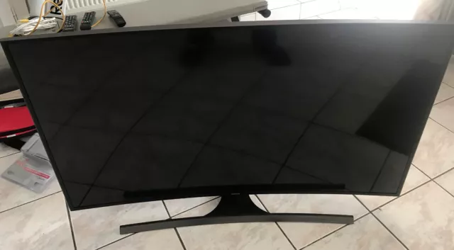 Samsung Télévision TV 140 cm Fonctionne très bien mais  image terne à réparer ??