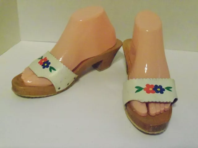 Size 9 Vintage Wooden Platform Sole Sandals with Flowers Shoes