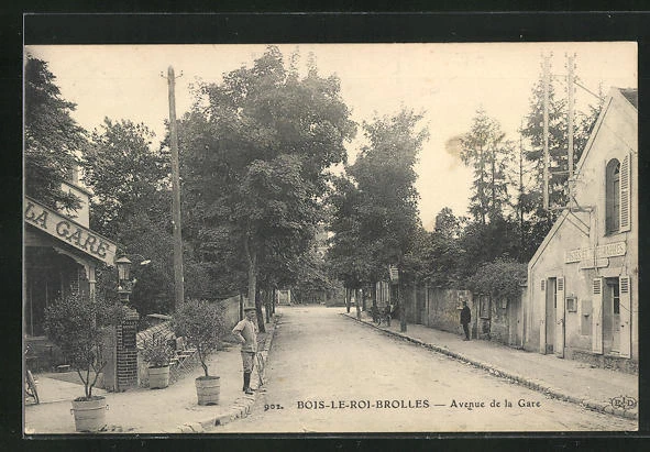 CPA Bois-le-Roi-Brorolls, Avenue de la Gare