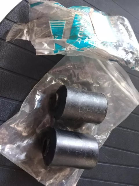 COPPIA cespugli anteriori Talbot Sunbeam Hillman Avenger braccio posteriore inferiore!!