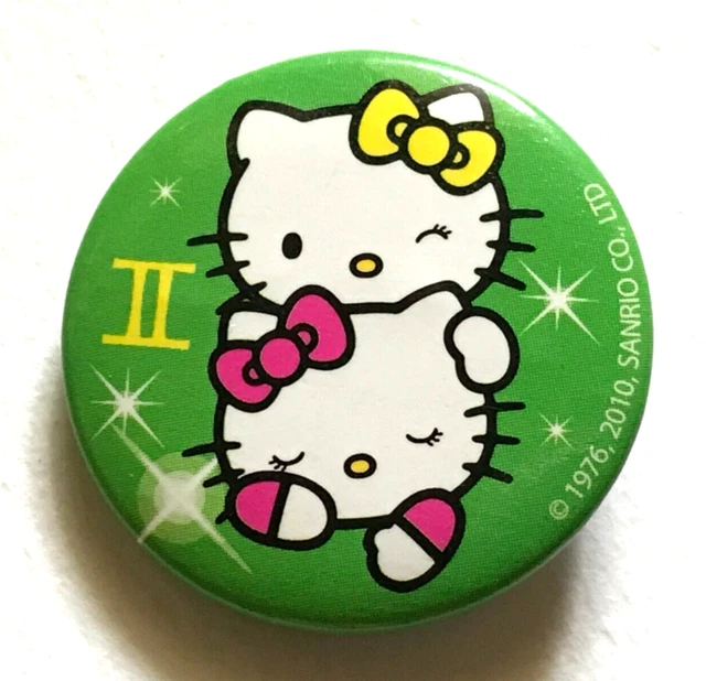 HELLO KITTY PINBACK Button Green Badge 1976, 2010 SANRIO CO. EUR 12,00 ...