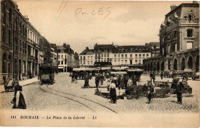 CPA ROUBAIX - La place de la liberte (193736)
