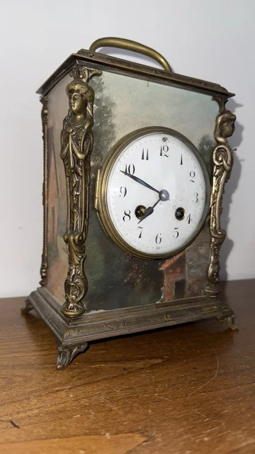 Horloge antque avec pendule et dome en verre