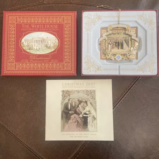 The White House Historical Association Christmas Ornament 2007, with booklet