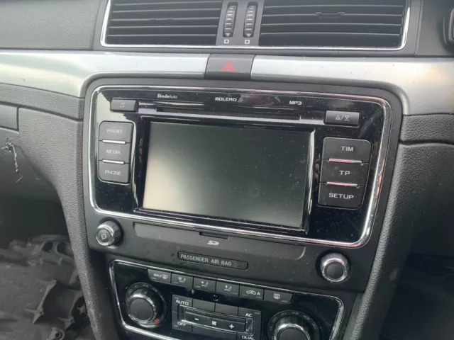 2010 Skoda Superb Radio Stereo Display Screen Head Unit 3T0 035 156 B