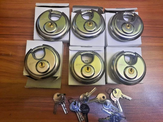 6 X Zeiss Ikon H70 / Keyed Alike Padlocks 70mm/with 12 Keys