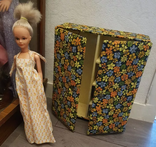 Lot Poupee Mannequin Tressy De Bella + Armoire + Tenue Hors Catalogue