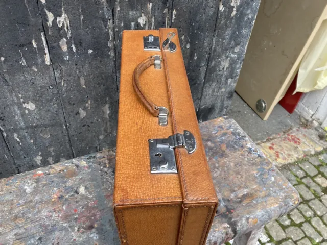 A Small Gentleman’s Suitcase