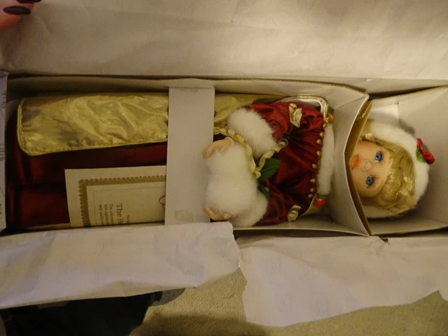 Heritage Signature Collection 1999 Christmas Caroline Porcelain Doll 17"