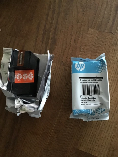 HP 302 Tri-Ink and Black Ink Cartridges
