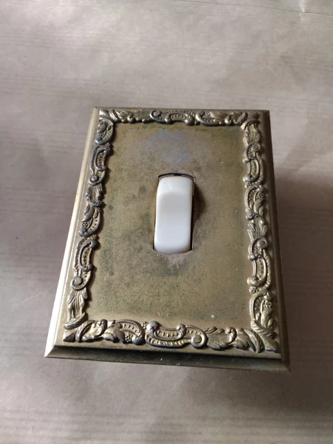 Interrupteur Legrand Chambord Louis XV – Simple Allumage, Bronze Doré, Chic