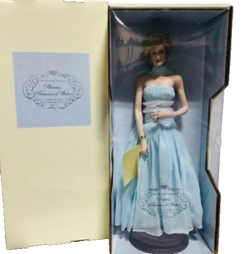 THE FRANKLIN MINT Diana Princess of Wales Portrait Doll Navy Blue Dress $125.00 - PicClick THE FRANKLIN MINT Diana Princess of Wales Portrait Doll Navy Blue Dress $125.00 - PicClick