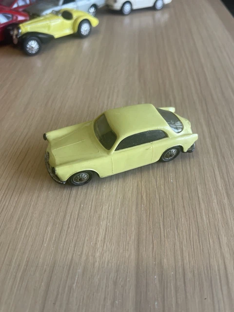Alfa Roméo Giulietta Sprint 1300 - Vintage Norev model