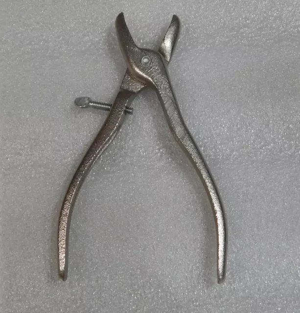 Decker’s Hill Hog Ring Ringer Pliers