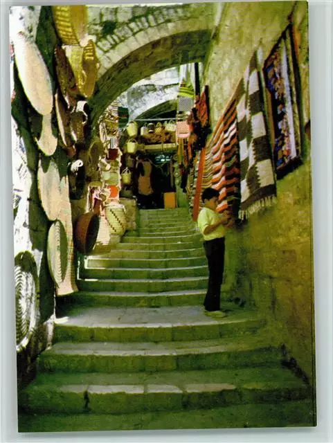 40141412 - Jerusalem Treppe junger Verkaeufer in der Altstadt Israel