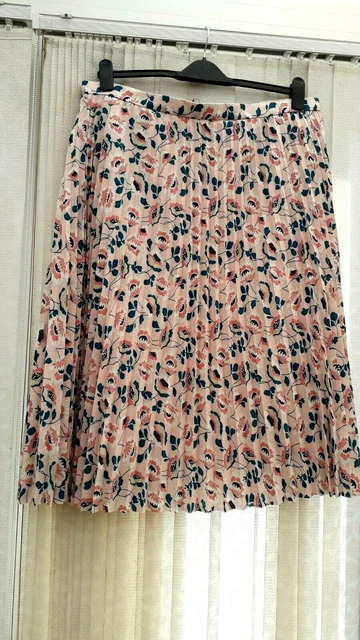 Pink pleated skirt m and s on sale