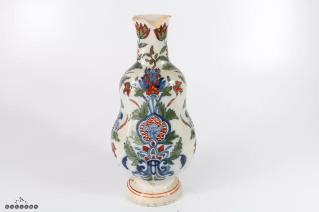 17th / 18th Century Dutch Iznik Pattern De Roos Delft Vase c.1700