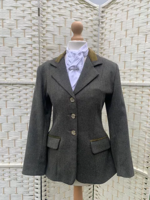 Girls/Ladies Size 28/UK 4 TAGG Green Tweed Show/Hacking Jacket. Double Vents