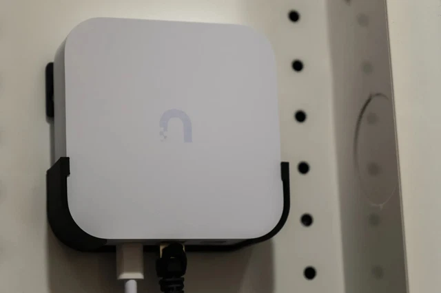 Supporto Da Finestra Per Telecamera Ubiquiti UniFi G3 Flex/Instant, Bianco