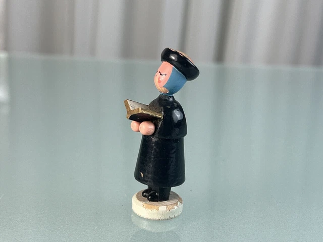 LOT DE 51 FIGURINES ERZGEBIRGE EN BOIS DE PUTZ – ALLEMAGNE EST