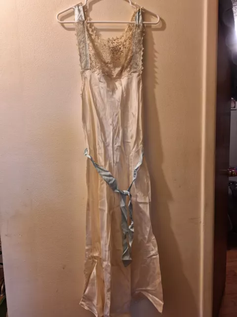 Antique ivory 1930s  satin slip dress