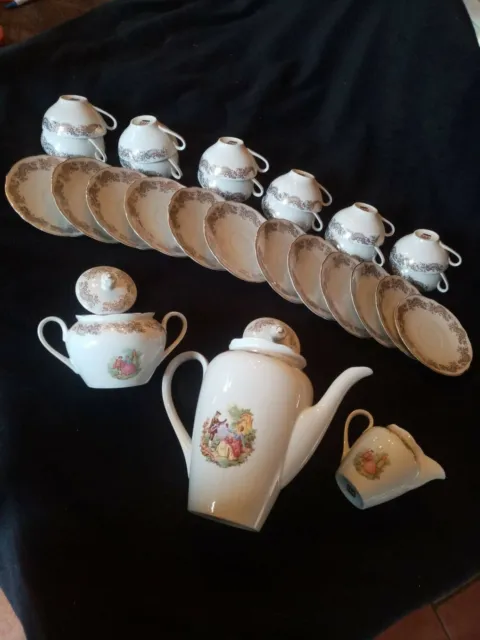 Service à thé ou café Fragonard porcelaine Italie Monopoli. Scène romantique