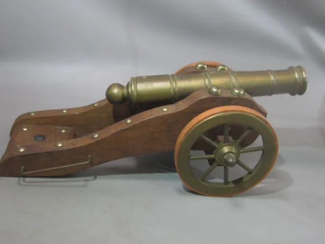 Große Massive Messing Kanone Holz Gestell  Vintage Schaustück . ges.40cm (xx)
